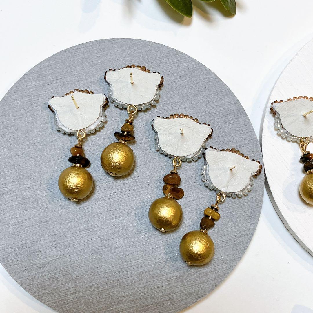 専用★リスザル　スローロリス　ビーズ刺繍ピアス　アニマルハンドメイドアクセサリー