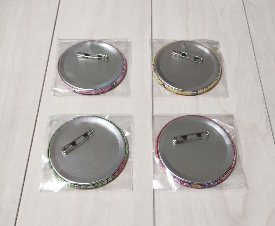 デジモンアドベンチャー　グラフアート　缶バッジ　4つセット