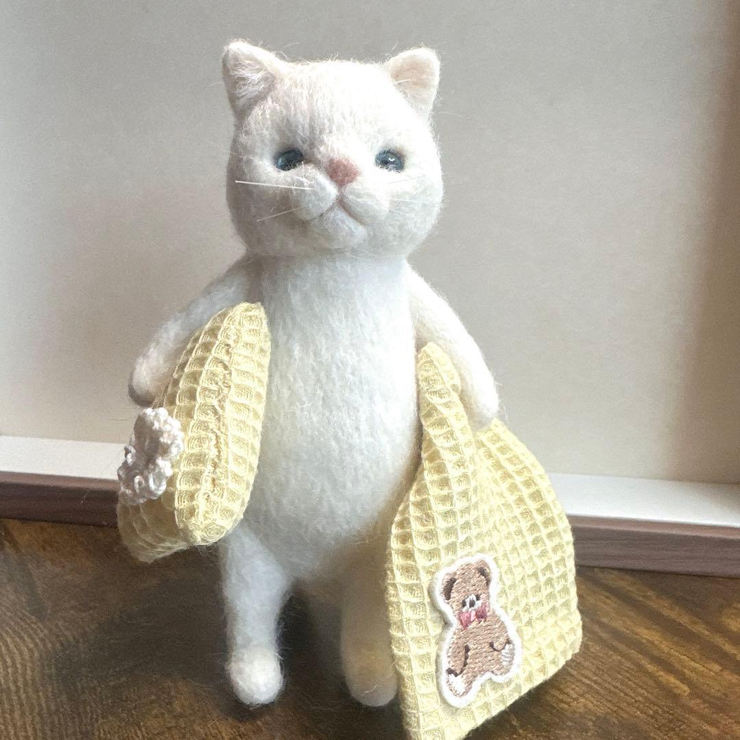 羊毛フェルト猫 白猫