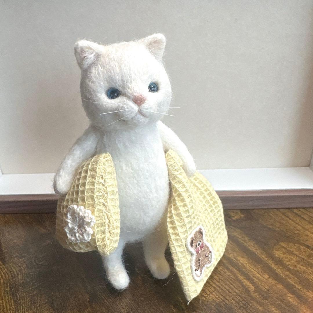 羊毛フェルト猫 白猫