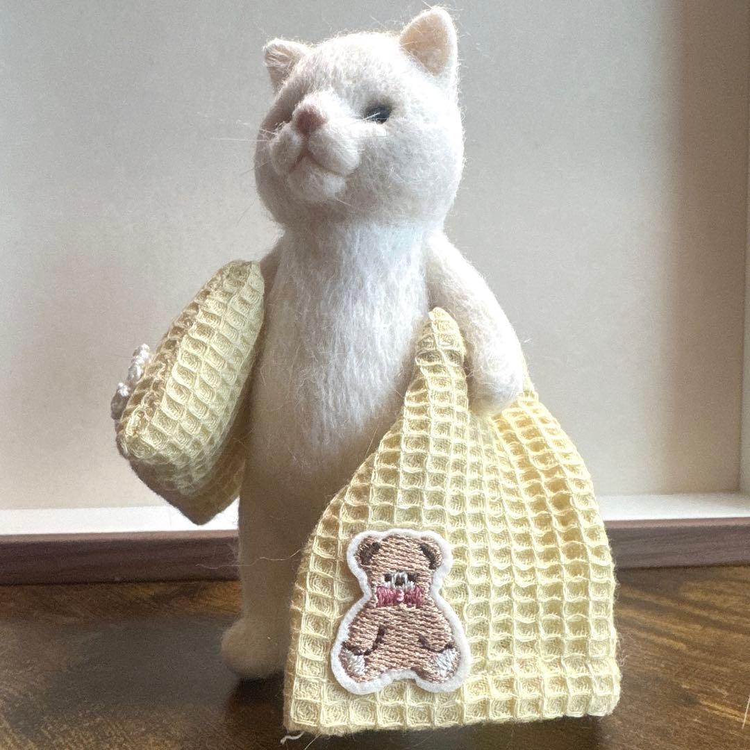 羊毛フェルト猫 白猫