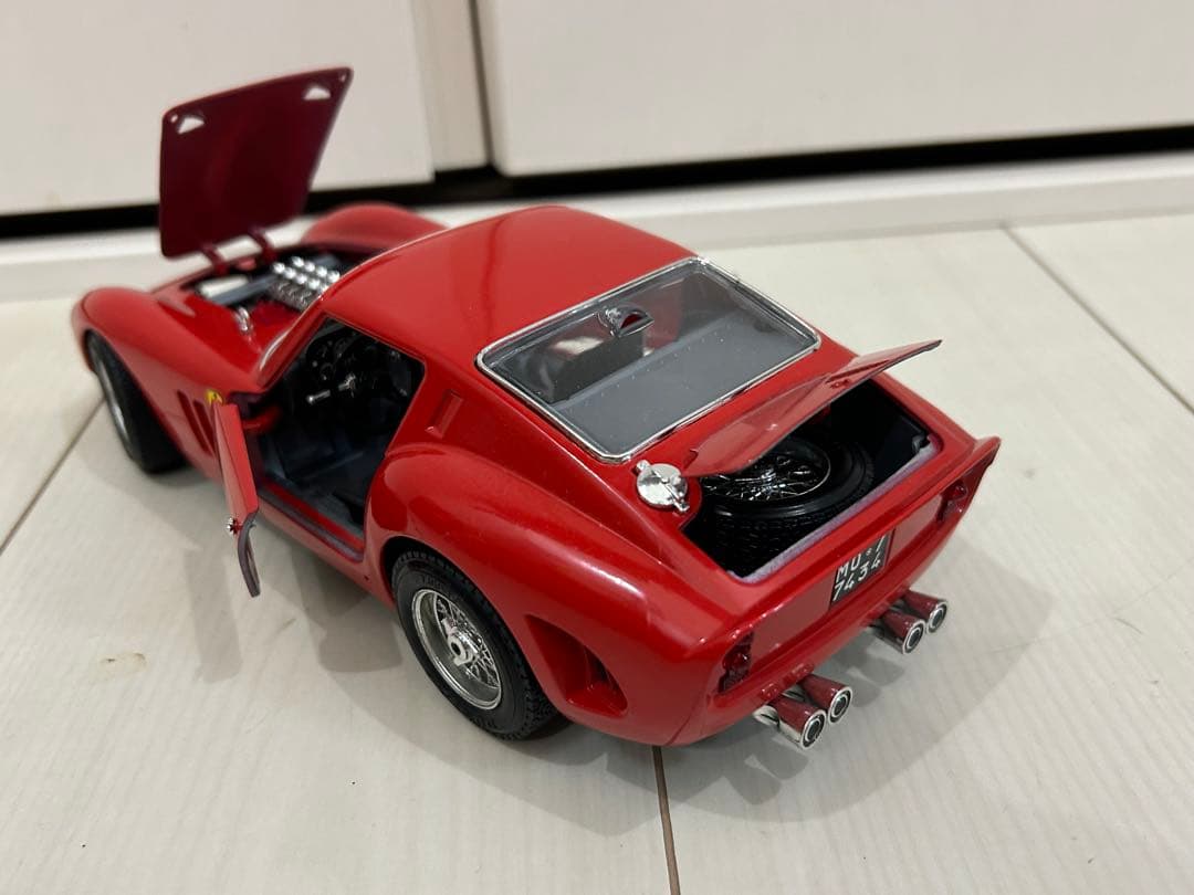 希少 1/18 フェラーリFerrari 250 GTO ミニカー レッド