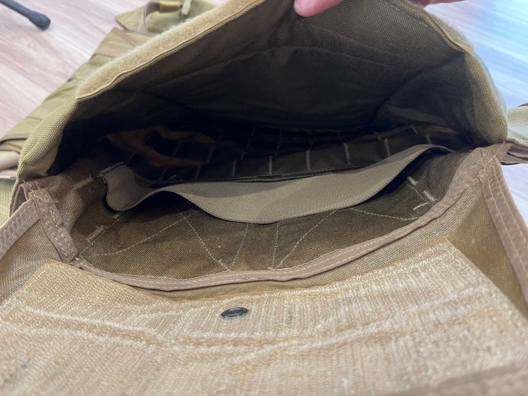 米軍放出品　実物　EAGLE MBAV プレートキャリア　コヨーテブラウン