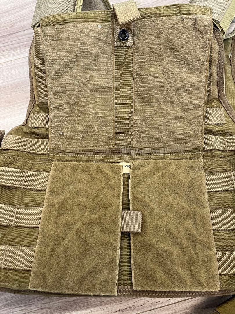 米軍放出品　実物　EAGLE MBAV プレートキャリア　コヨーテブラウン