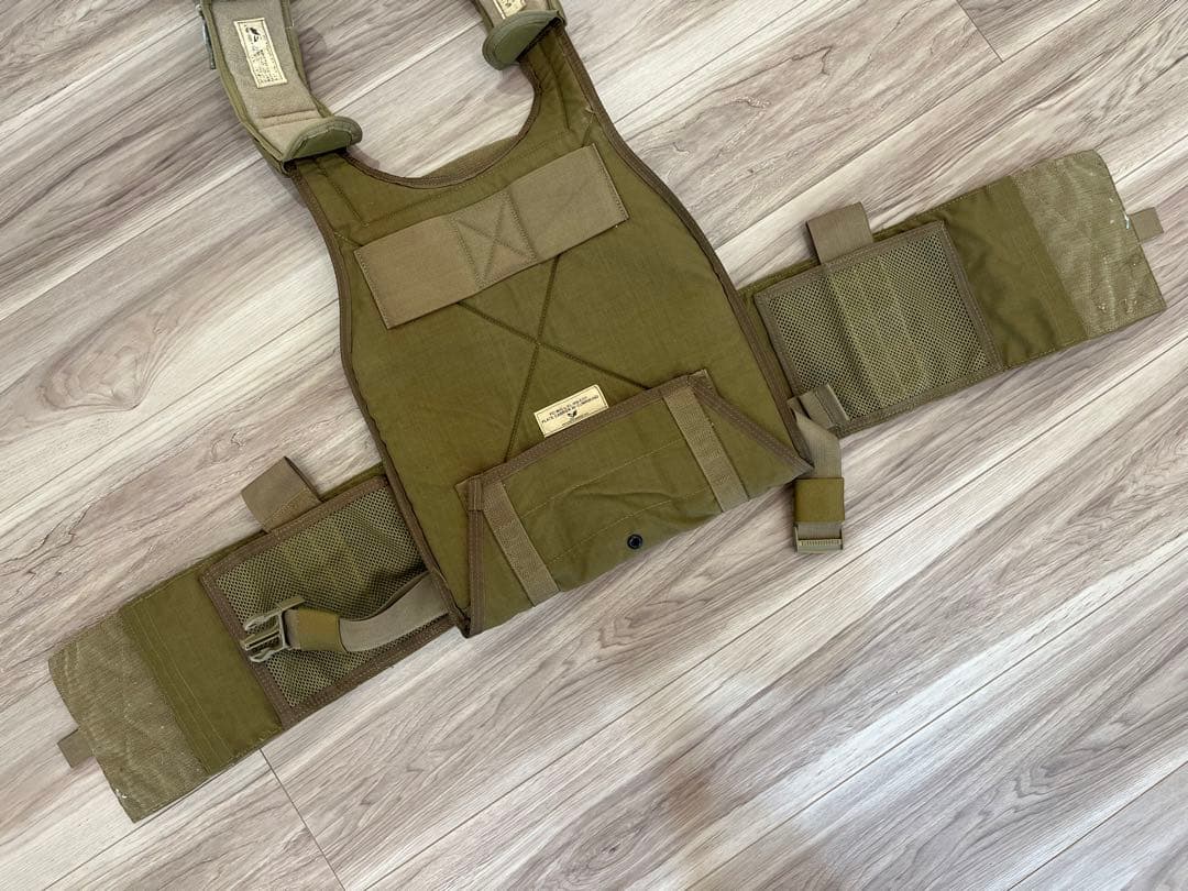米軍放出品　実物　EAGLE MBAV プレートキャリア　コヨーテブラウン