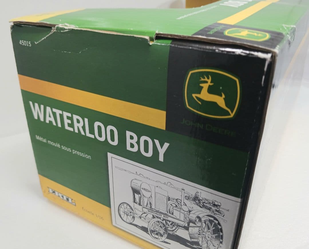 ミニカー ERTL JOHN DEREE WATERLOO BOY