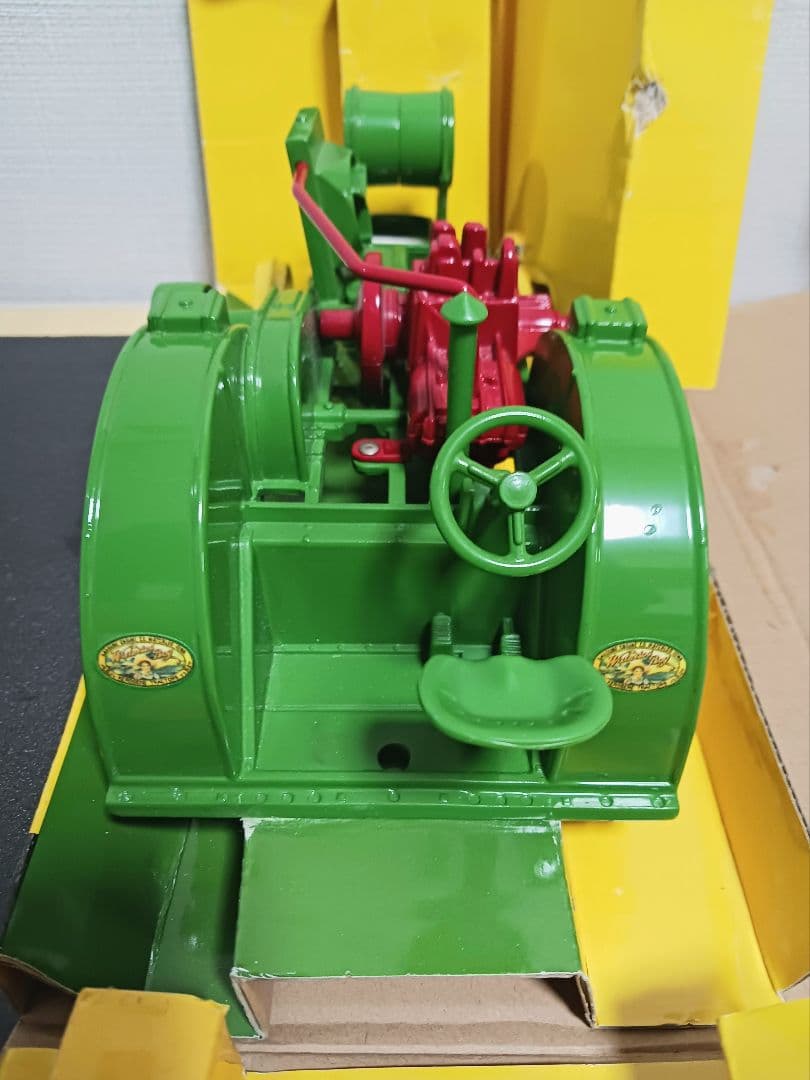 ミニカー ERTL JOHN DEREE WATERLOO BOY