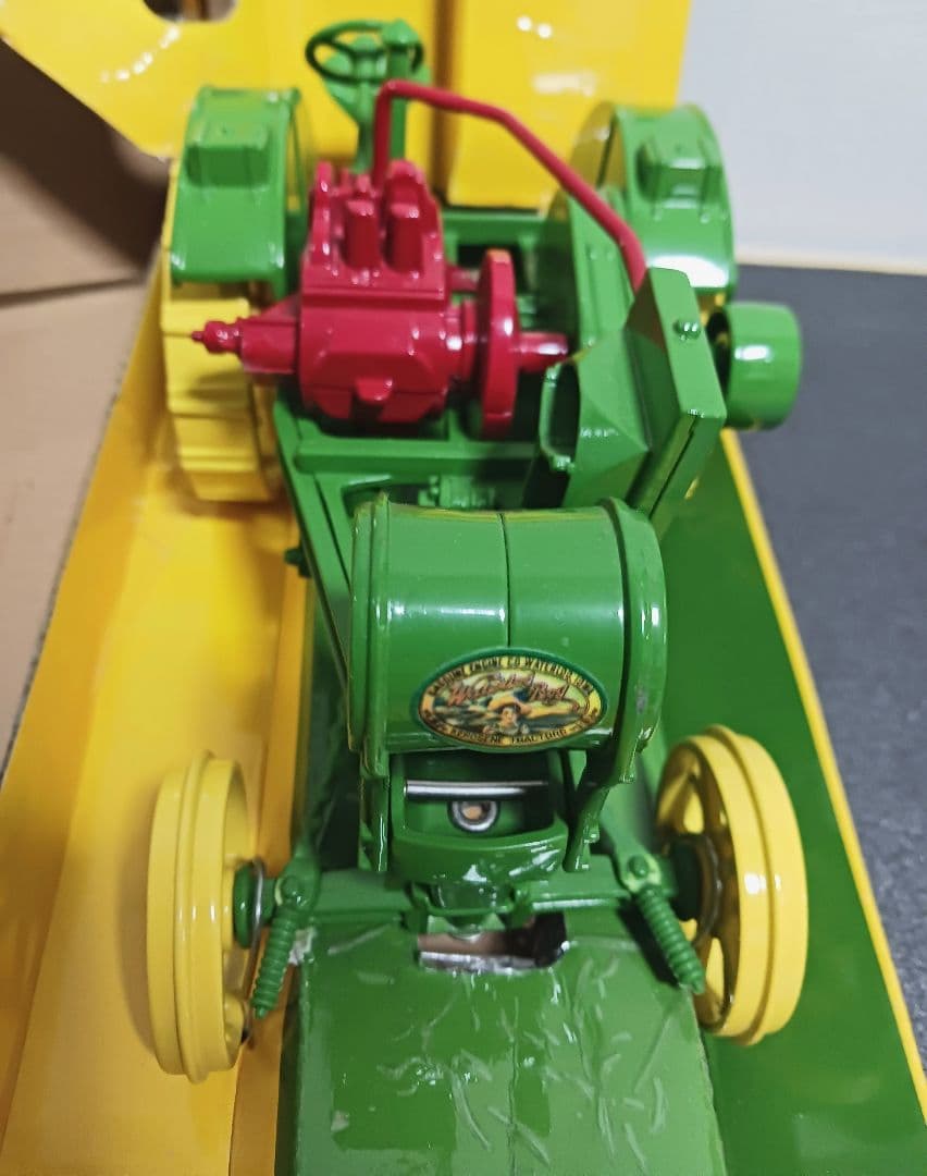 ミニカー ERTL JOHN DEREE WATERLOO BOY