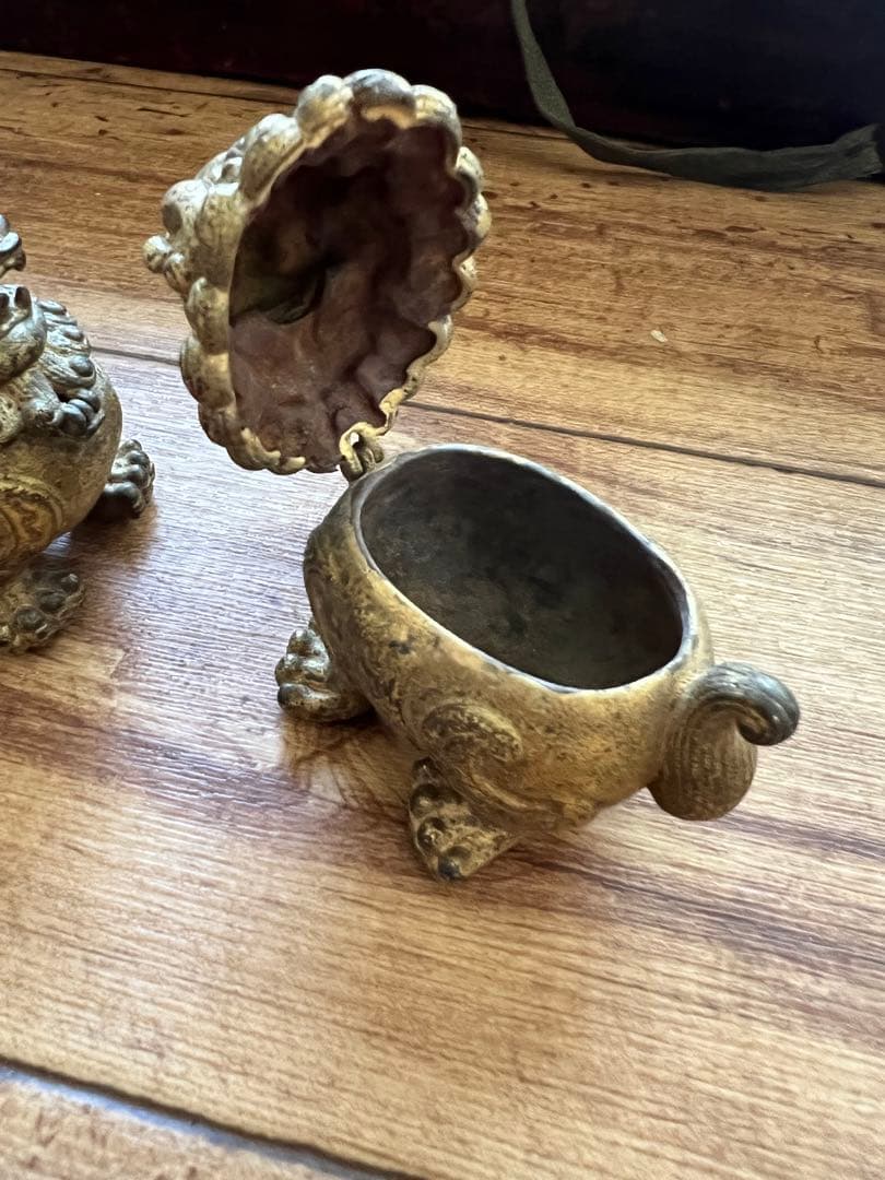 铜鎏金狮子香炉