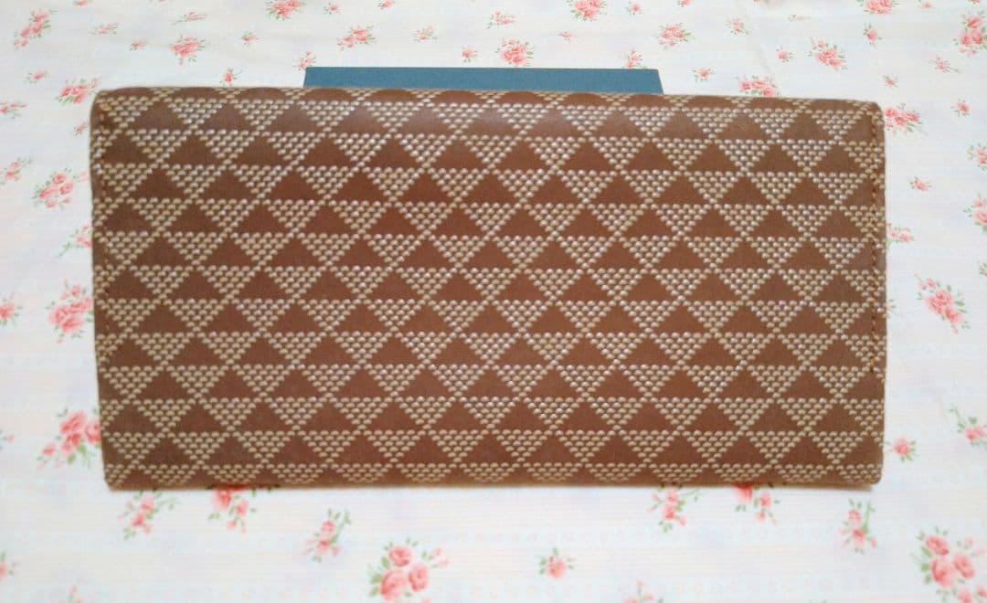 印傳屋 長財布 波うろこ柄 茶×白