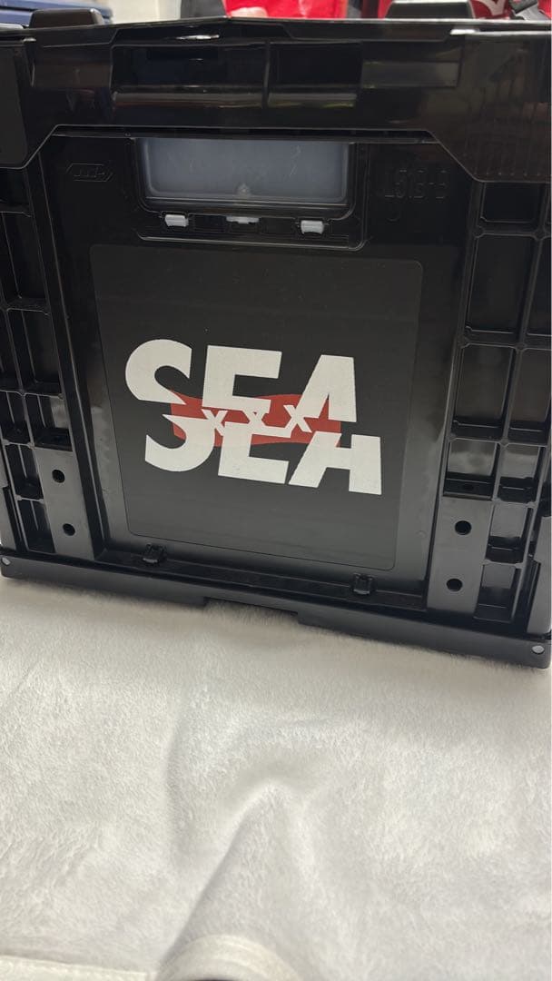 WIND AND SEA × GOD SELECTION XXX コンテナ　1個