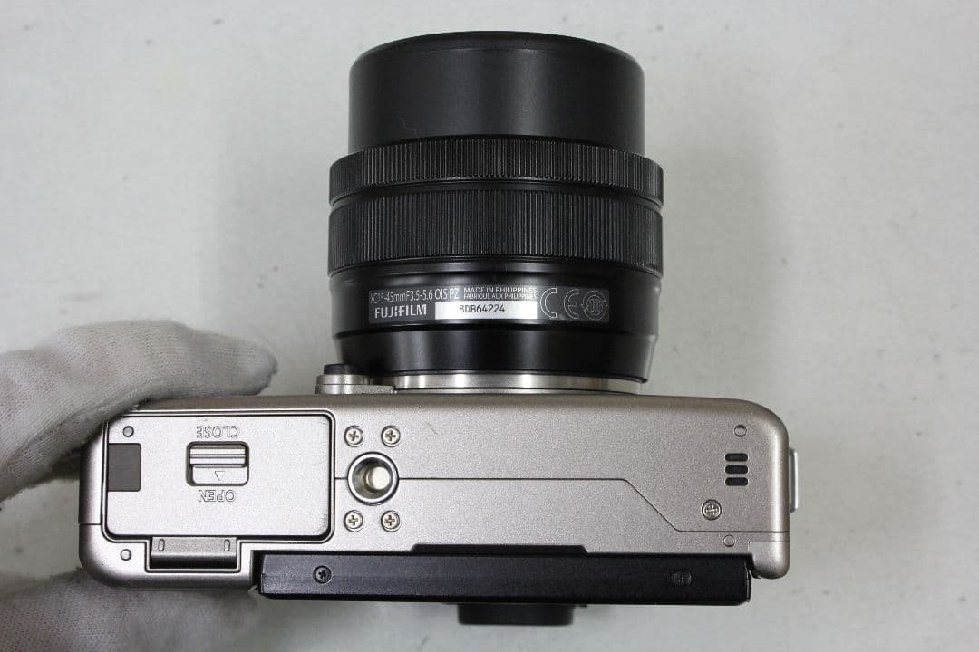 フジフイルム / FUJIFILM X-T100 レンズキット　動作確認済