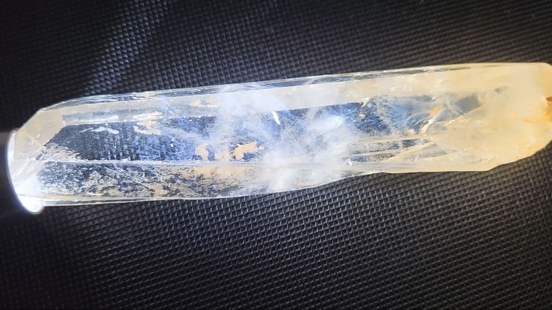 レムリアン水晶 ブルーラダー入り　台座付き　天然石