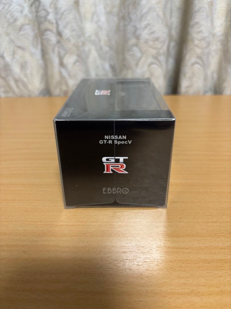 EBBROエブロNISSAN GT-R Spec V 1/43ミニカー白ホワイト