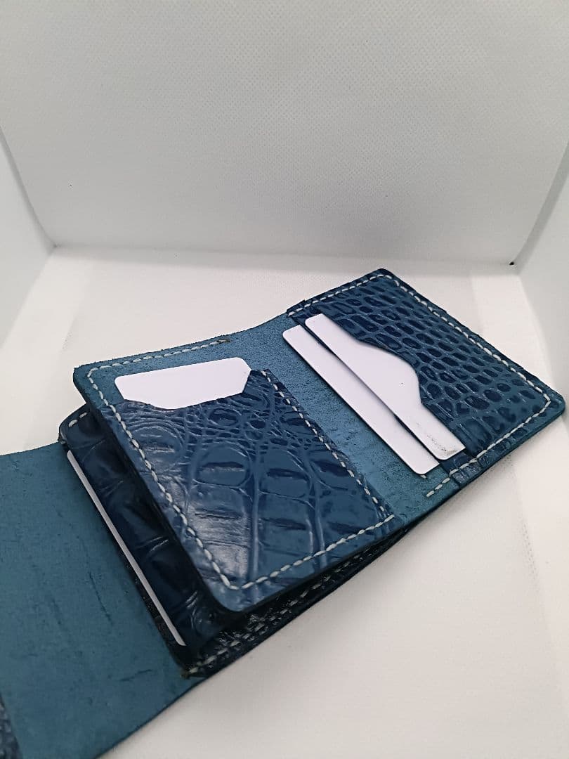 三つ折り財布 ワニ型押し 青 新品未使用　ヌメ革　一点物　ハンドメイド