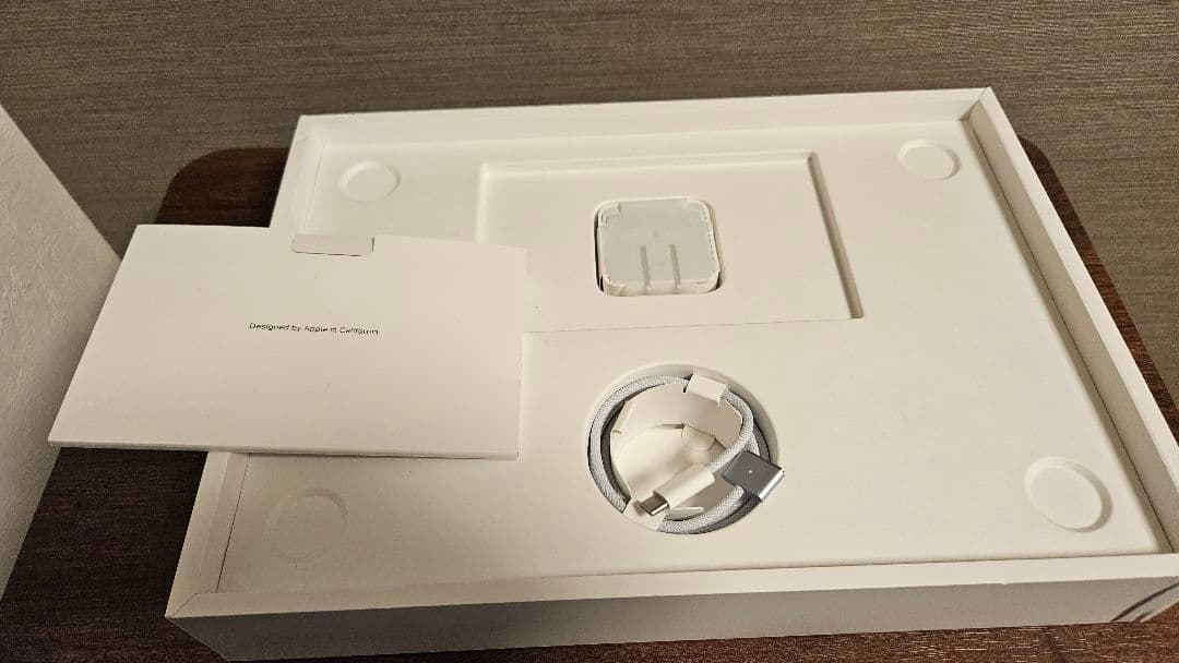 ほぼ未使用 M4 MacBook Air 13インチ 16GB/512GB