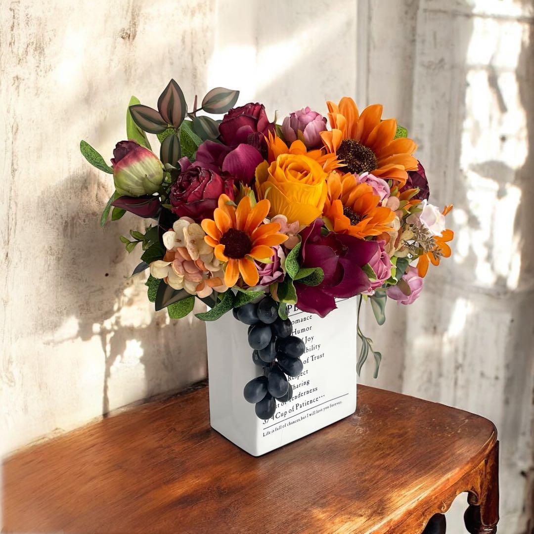 華やか夏の果実アレンジ 花瓶付きアレンジメント×向日葵と葡萄の贈り物 造花