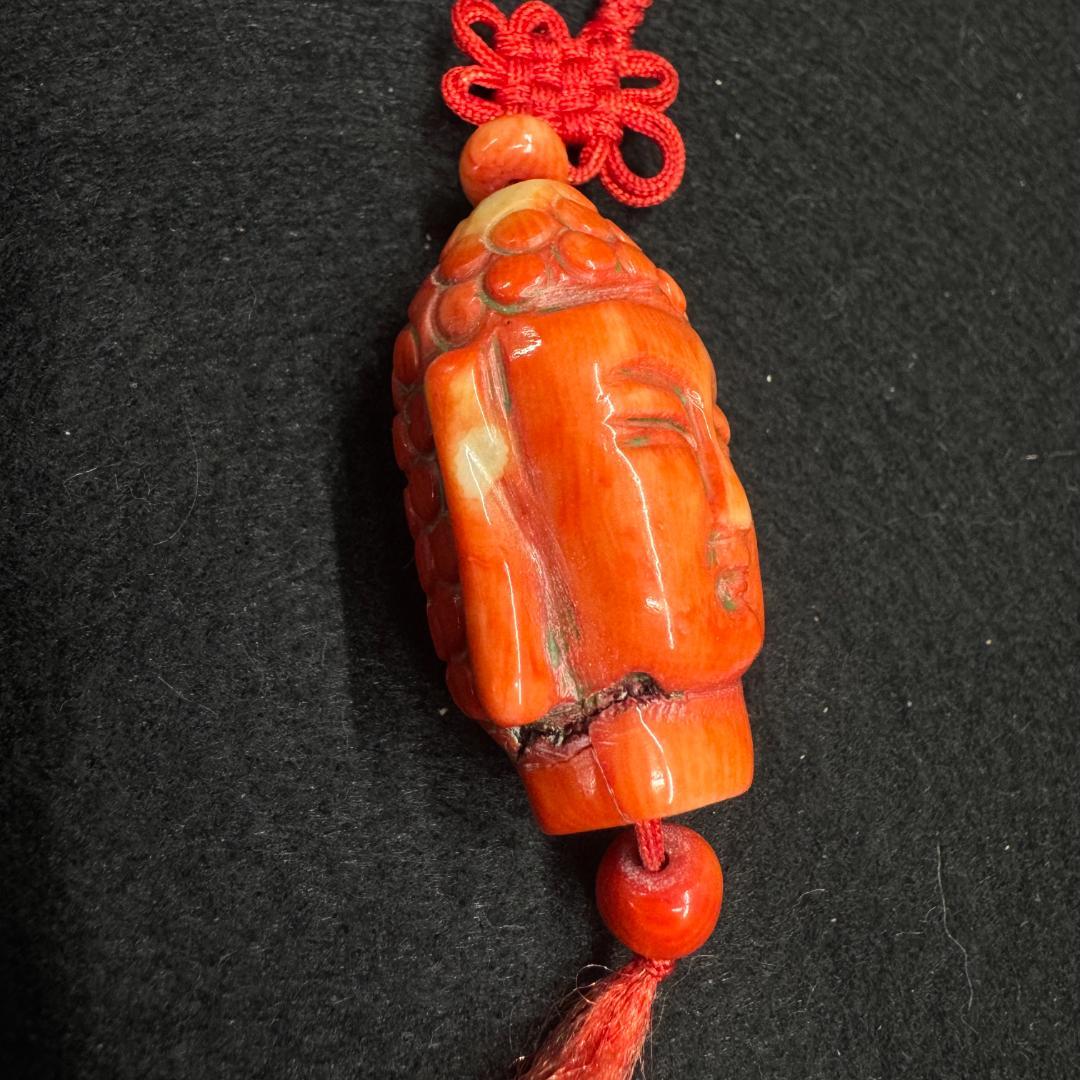 山珊瑚 サンゴ　彫刻 仏顔 根付 お守り
