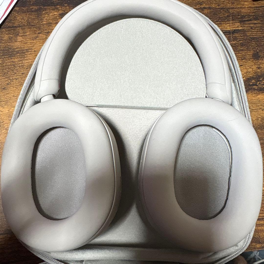 SONY ワイヤレスヘッドホン　プラチナシルバー
