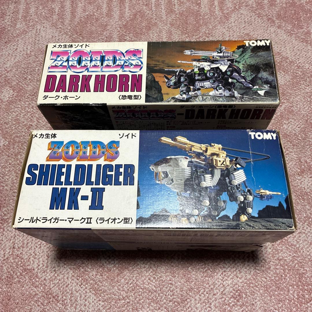 TOMYシールドライガーMK-Ⅱとダークホーン