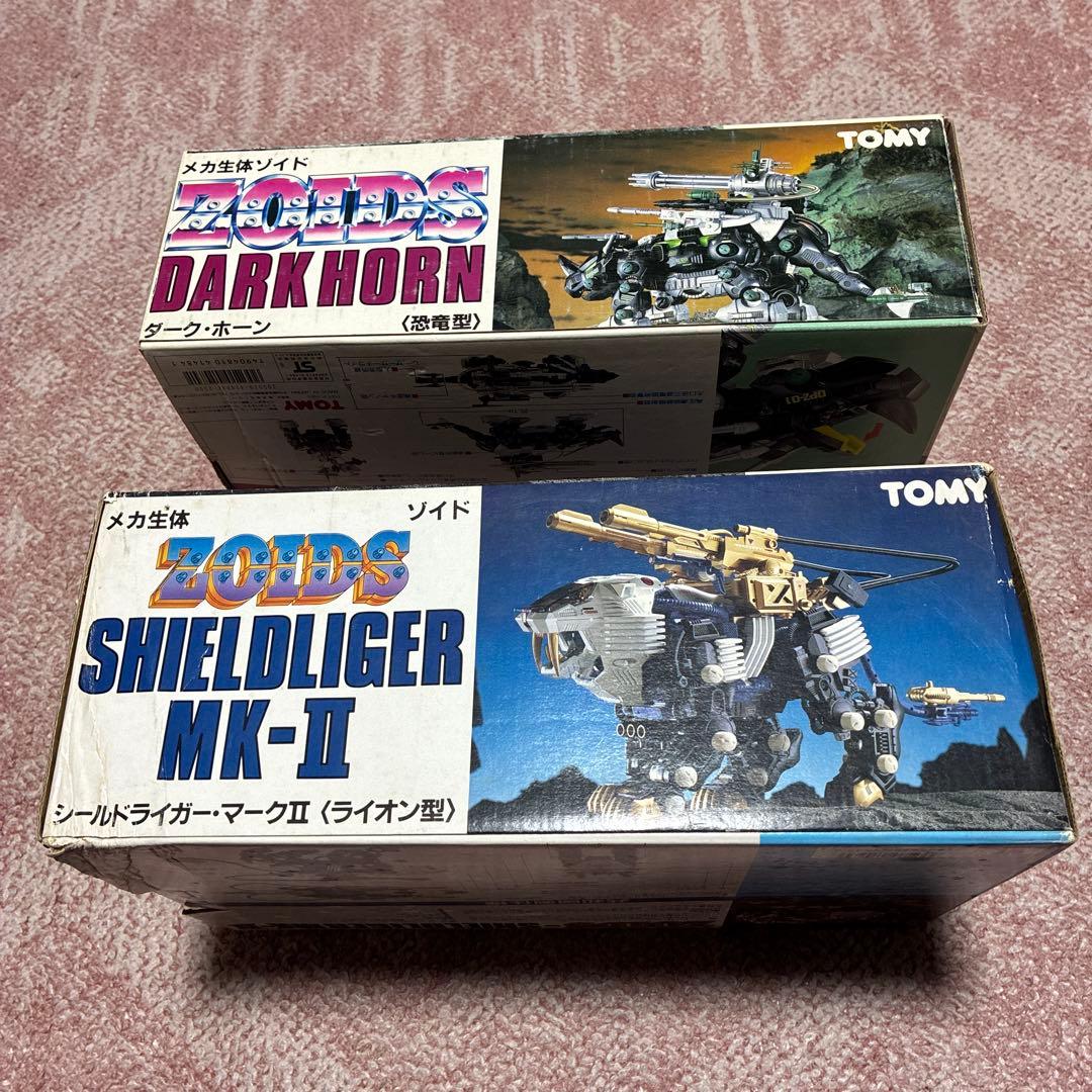 TOMYシールドライガーMK-Ⅱとダークホーン