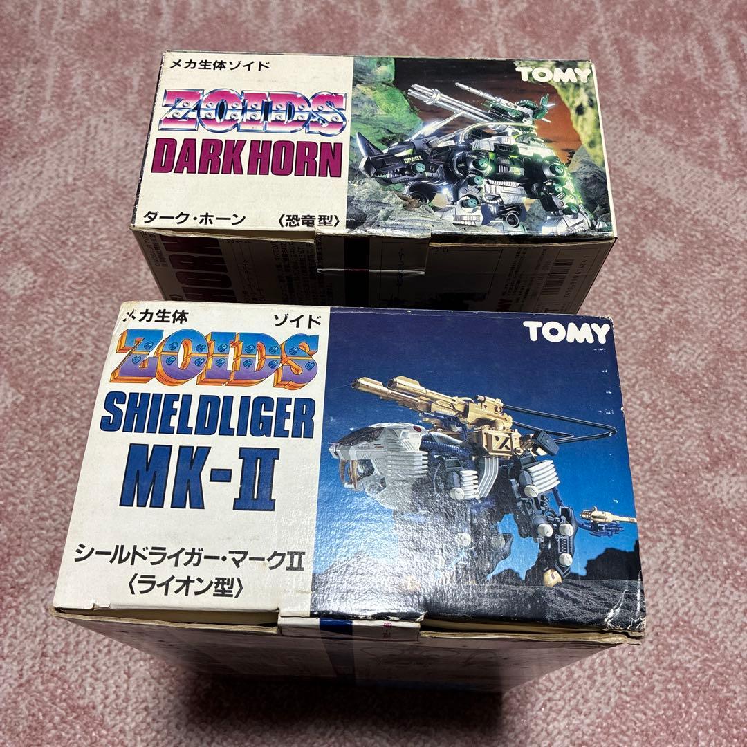TOMYシールドライガーMK-Ⅱとダークホーン