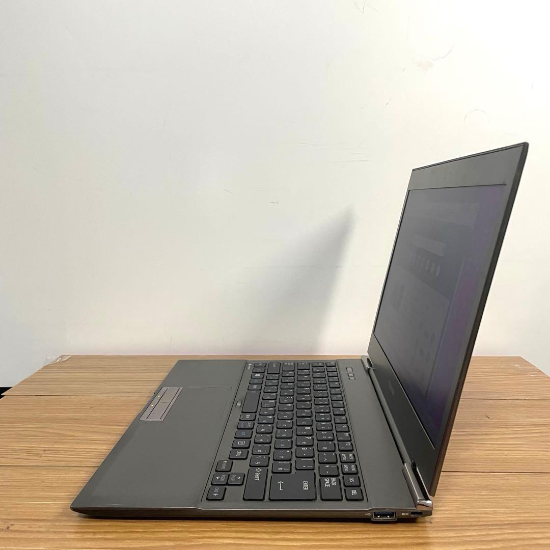 SSD超薄型軽量1080グラム東芝ノートパソコンWindows11オフィス