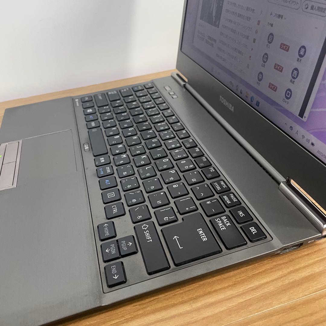 SSD超薄型軽量1080グラム東芝ノートパソコンWindows11オフィス