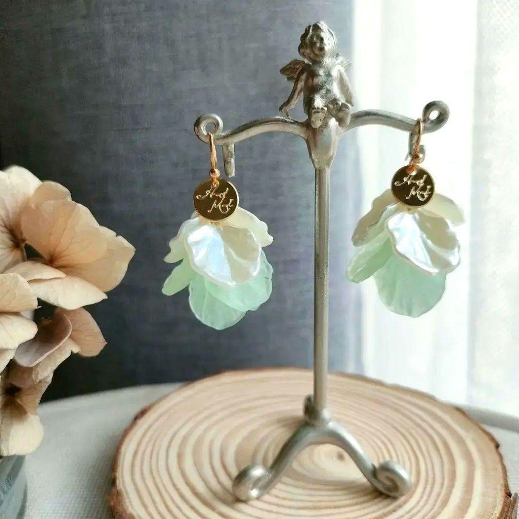 SOLD 015 ミントグリーン 貝殻 バイカラーピアス イヤリング ゴールド