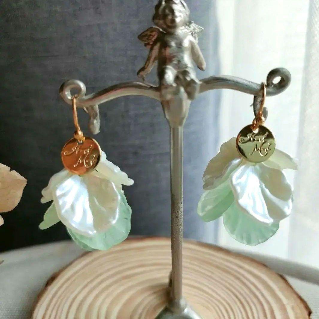 SOLD 015 ミントグリーン 貝殻 バイカラーピアス イヤリング ゴールド