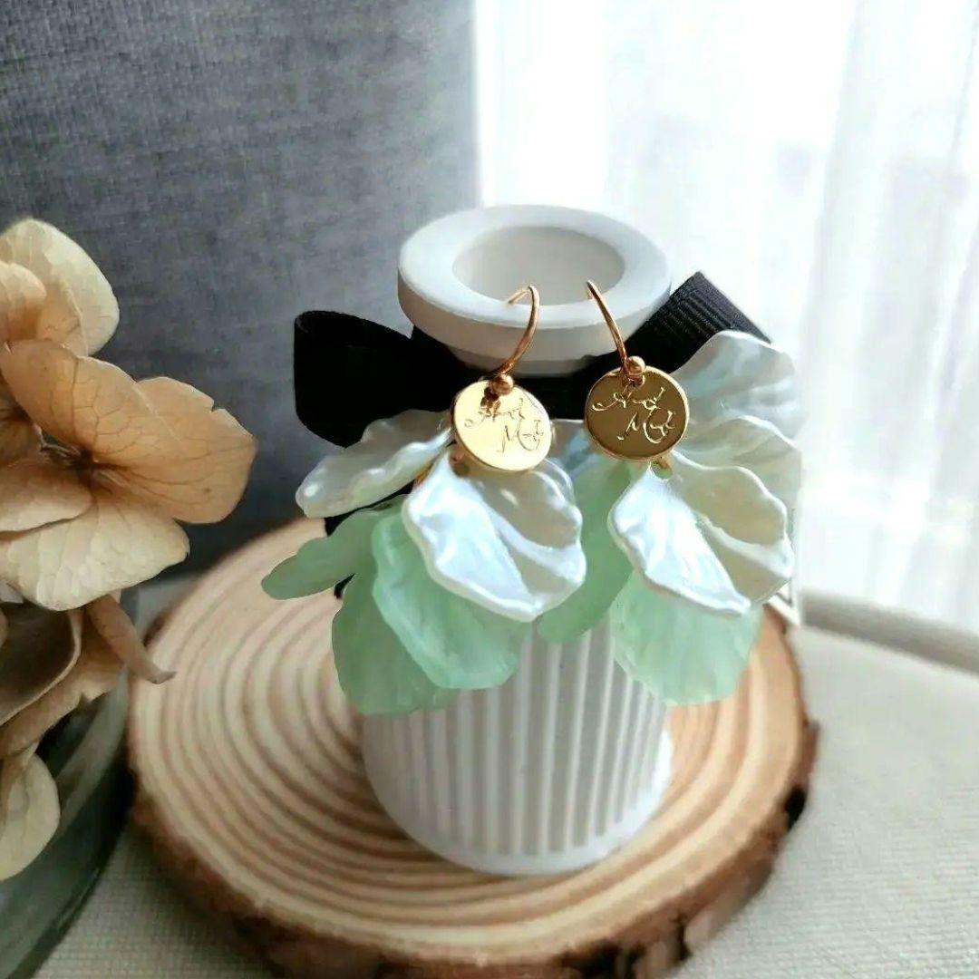 SOLD 015 ミントグリーン 貝殻 バイカラーピアス イヤリング ゴールド