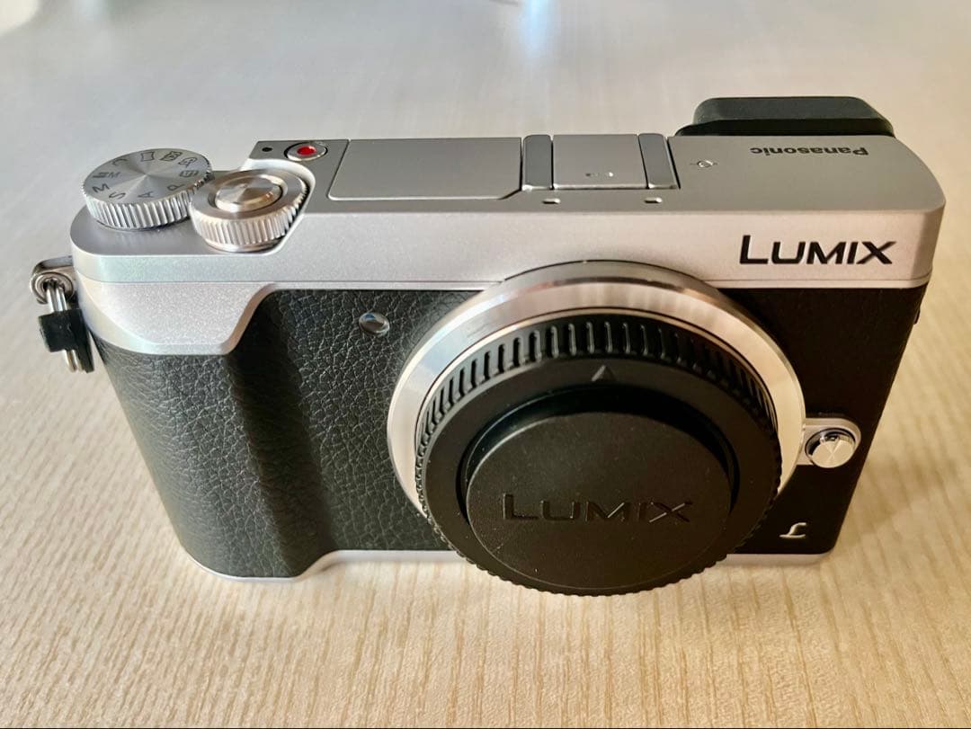 パナソニック LUMIX DMC-GX7MK2ボディ＋純正バッテリx２他付属品