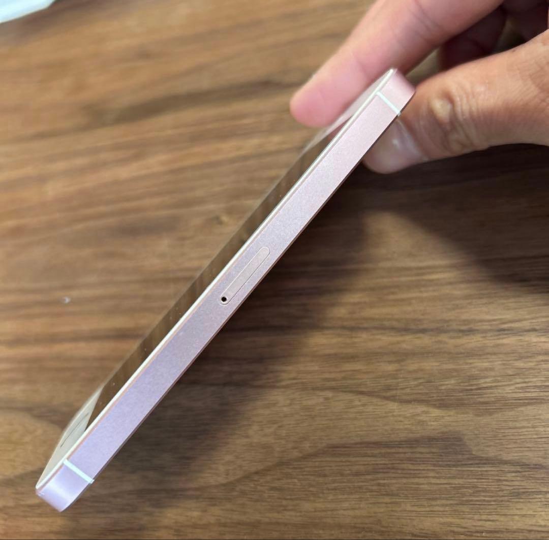 Apple iPhone SE (32GB) ローズゴールド
