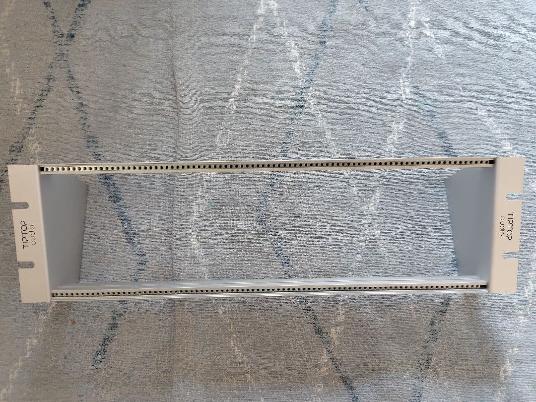 TIPTOP audio モジュラーシンセサイザーラック