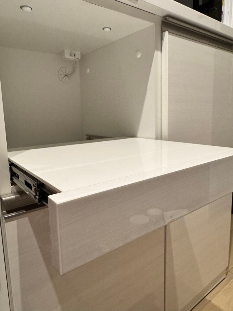 美品　最終日‼️キッチンボード　カップボード　食器棚リガーレ　幅140cm 白