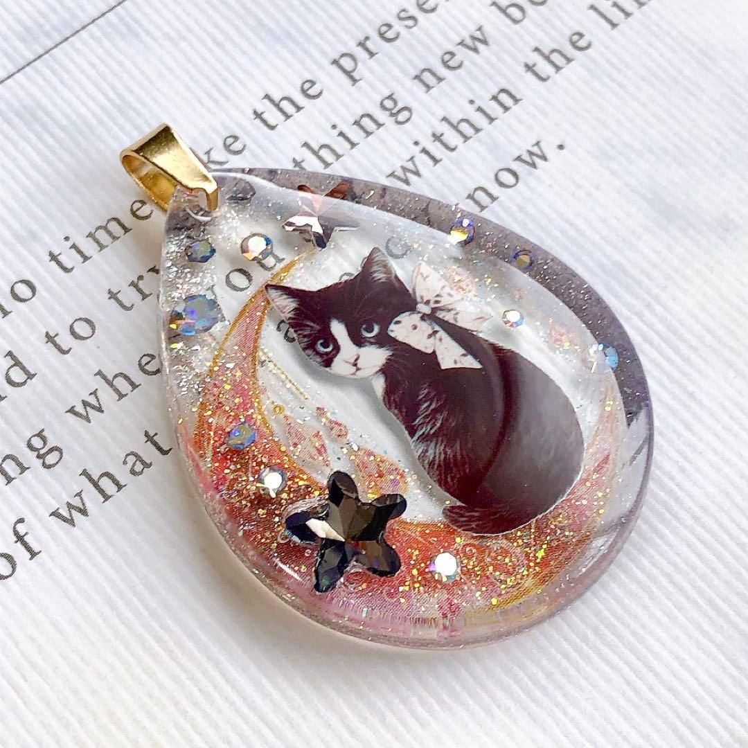 同梱値引100円❤️No.2474 レジン ペンダントトップ 猫 ネコ ねこ ♡