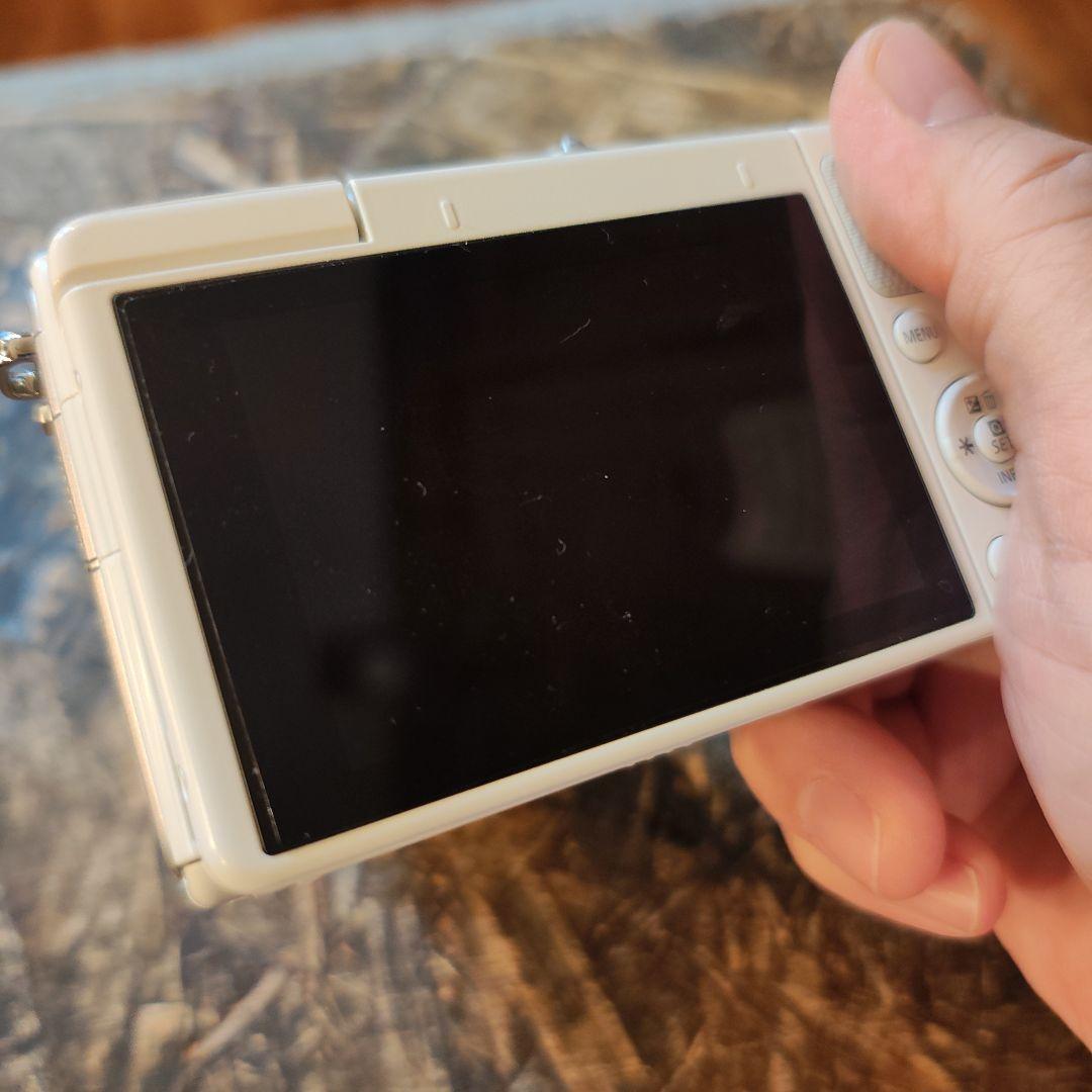 G*I様 Canon EOS M100 ミラーレス一眼 ホワイト ダブルレンズ