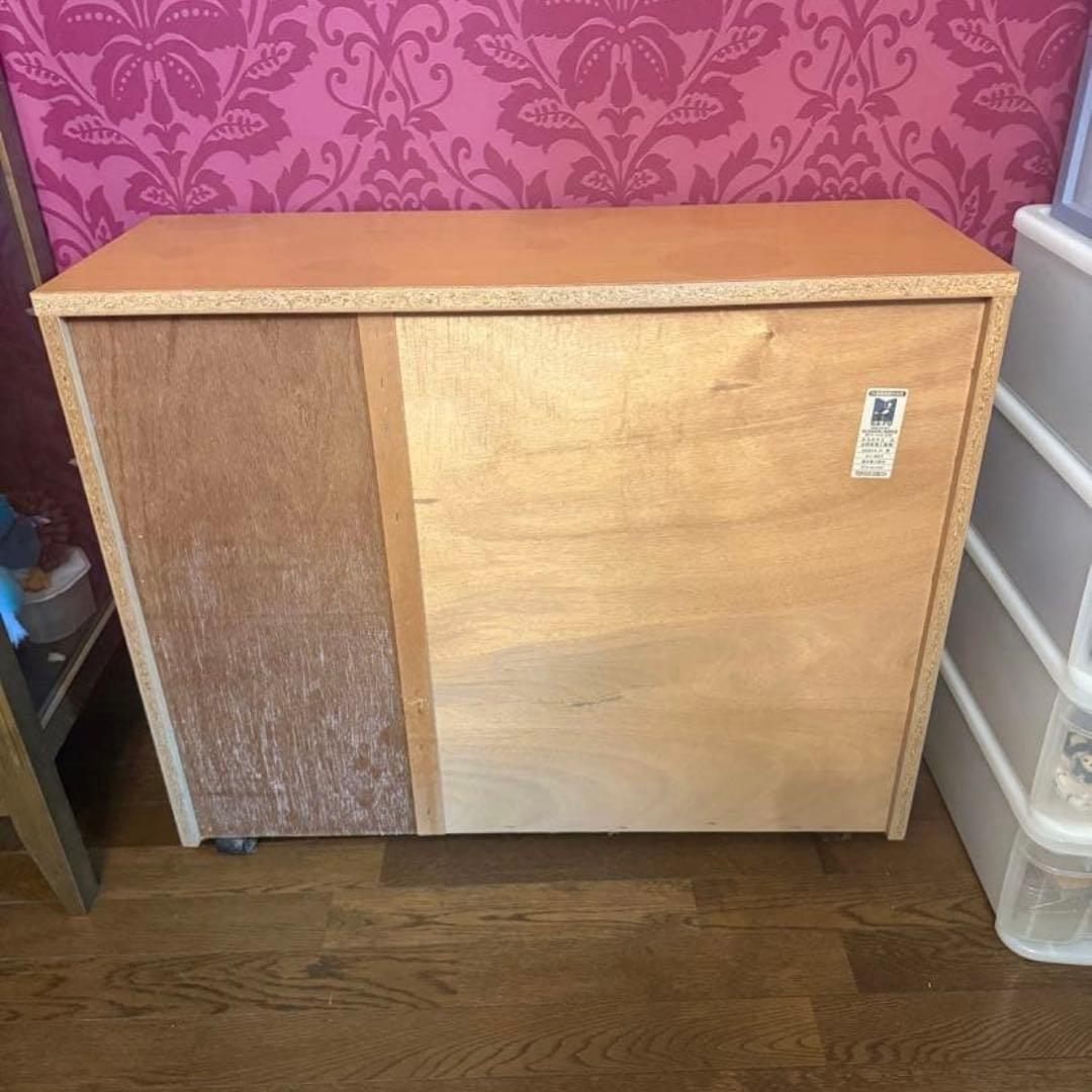 処分価格　ベルメゾン　日本製　木製キャビネット ガラス扉付き　キャスター付き