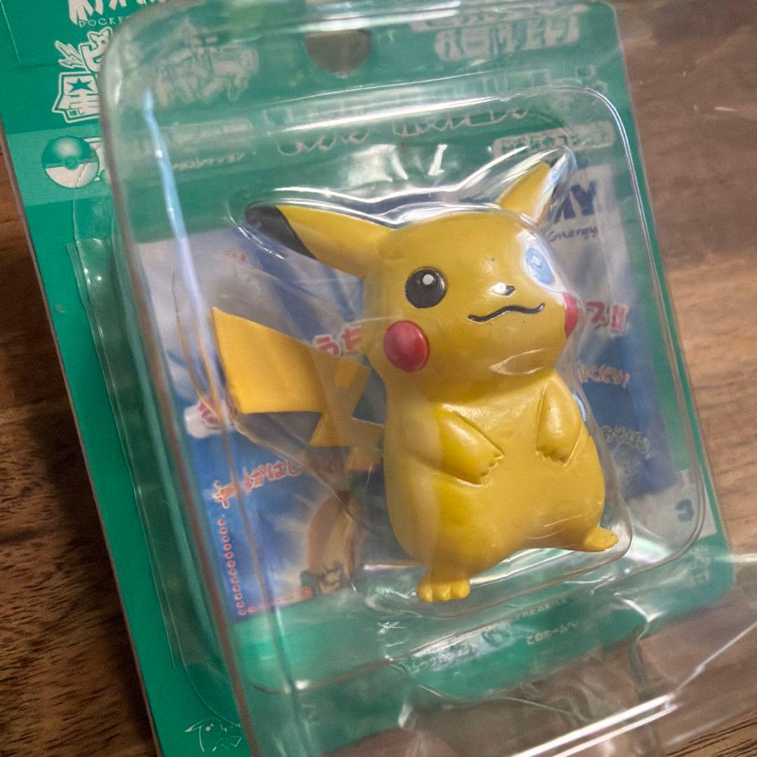 TOMY製 モンスタ―コレクション 初期 劇場限定 パールタイプ ピカチュウ