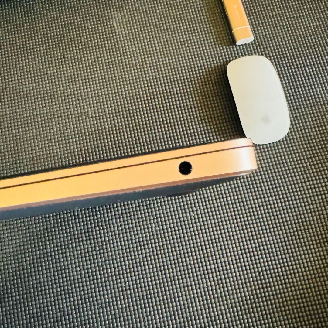 MacBook本体 MacBook Air + Magic Mouse