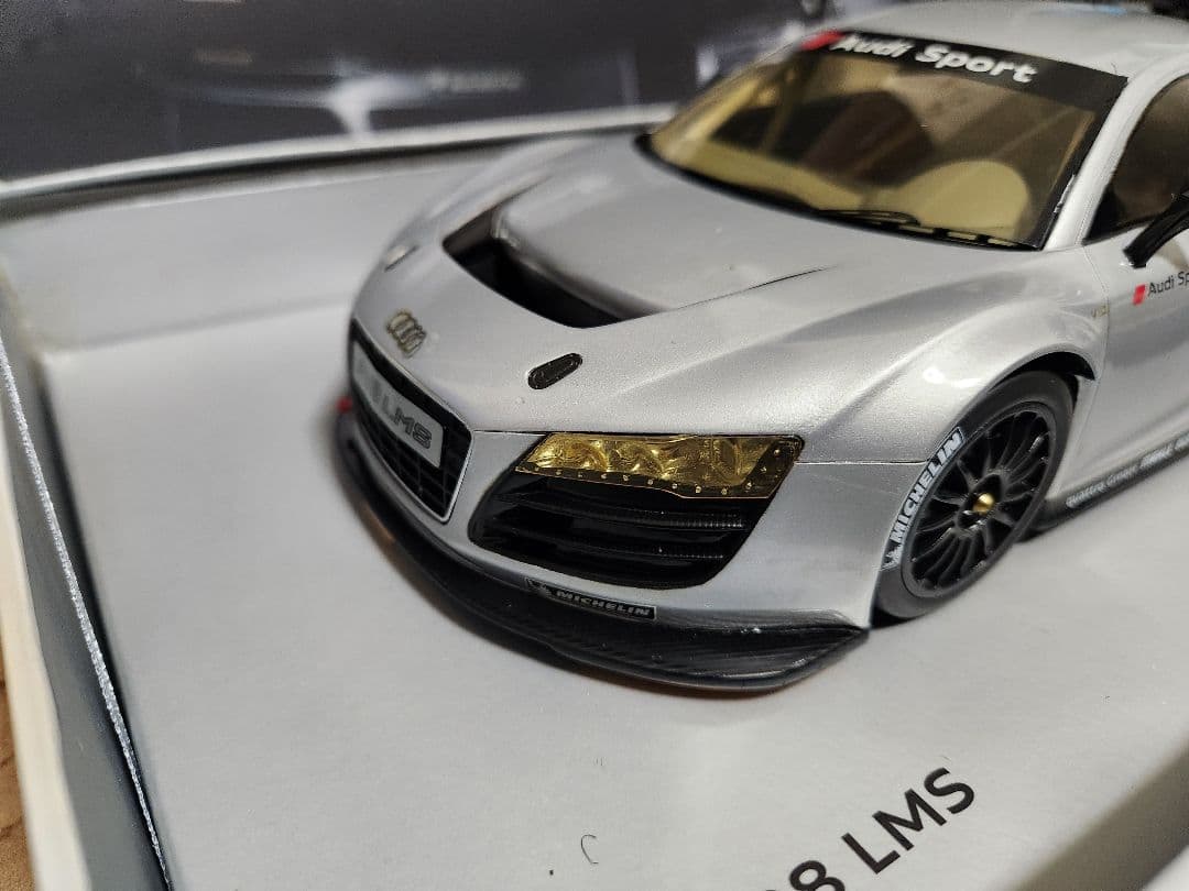 ミニカー Spark 1/18 Audi R8 LMS