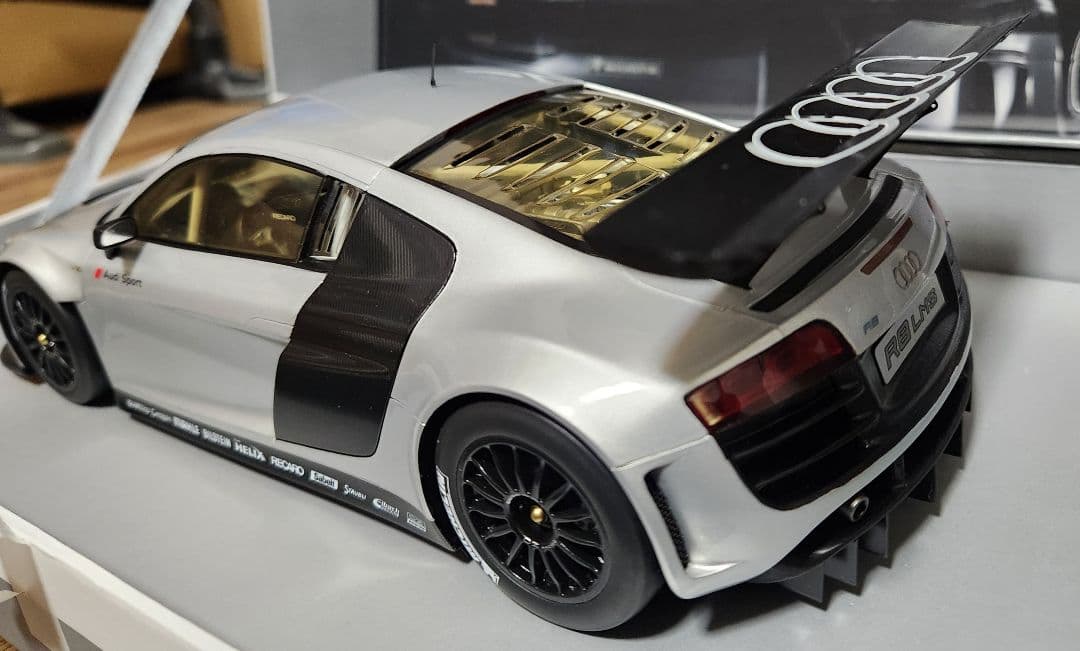ミニカー Spark 1/18 Audi R8 LMS