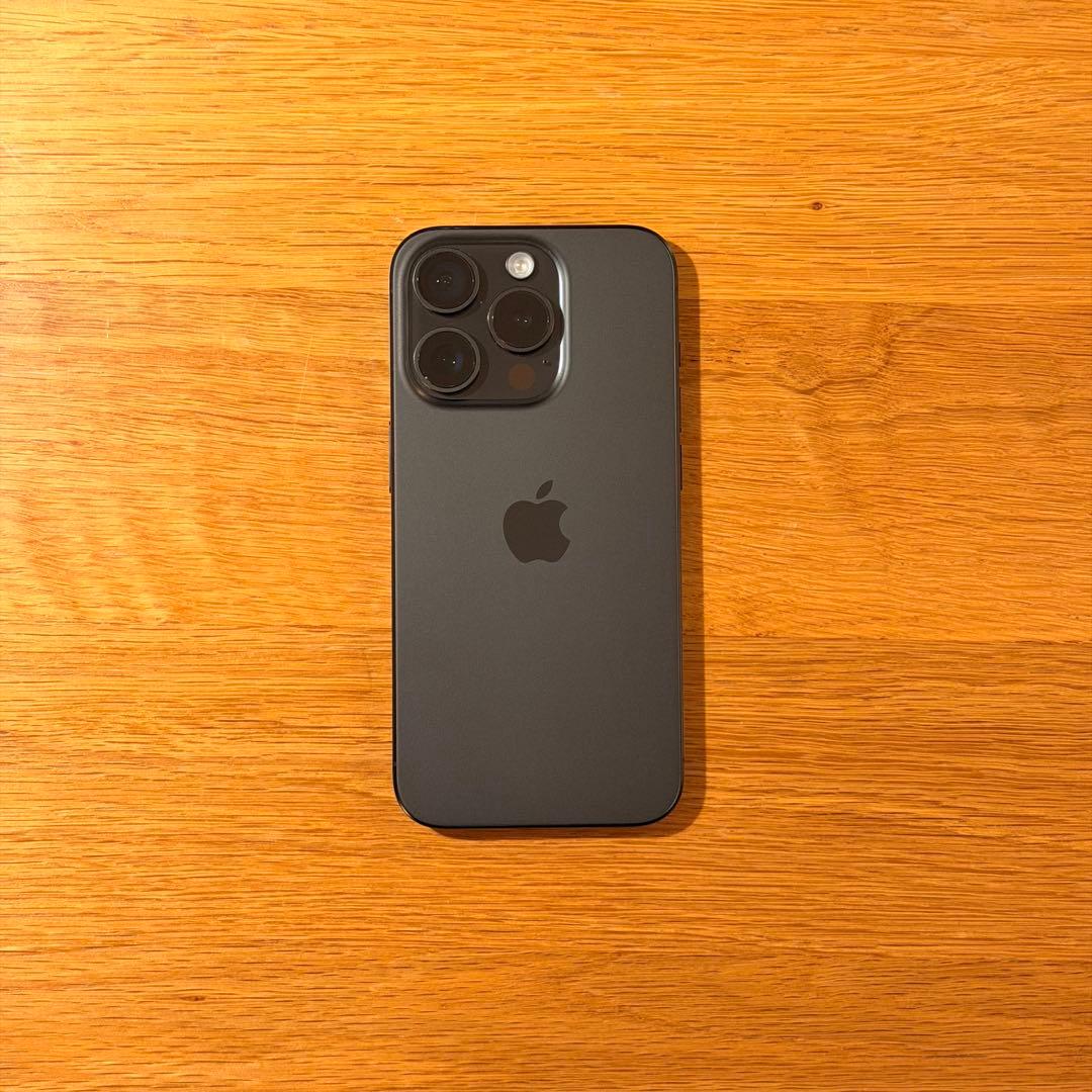 【美品】Apple iPhone 15 Pro スペースブラック本体 128GB