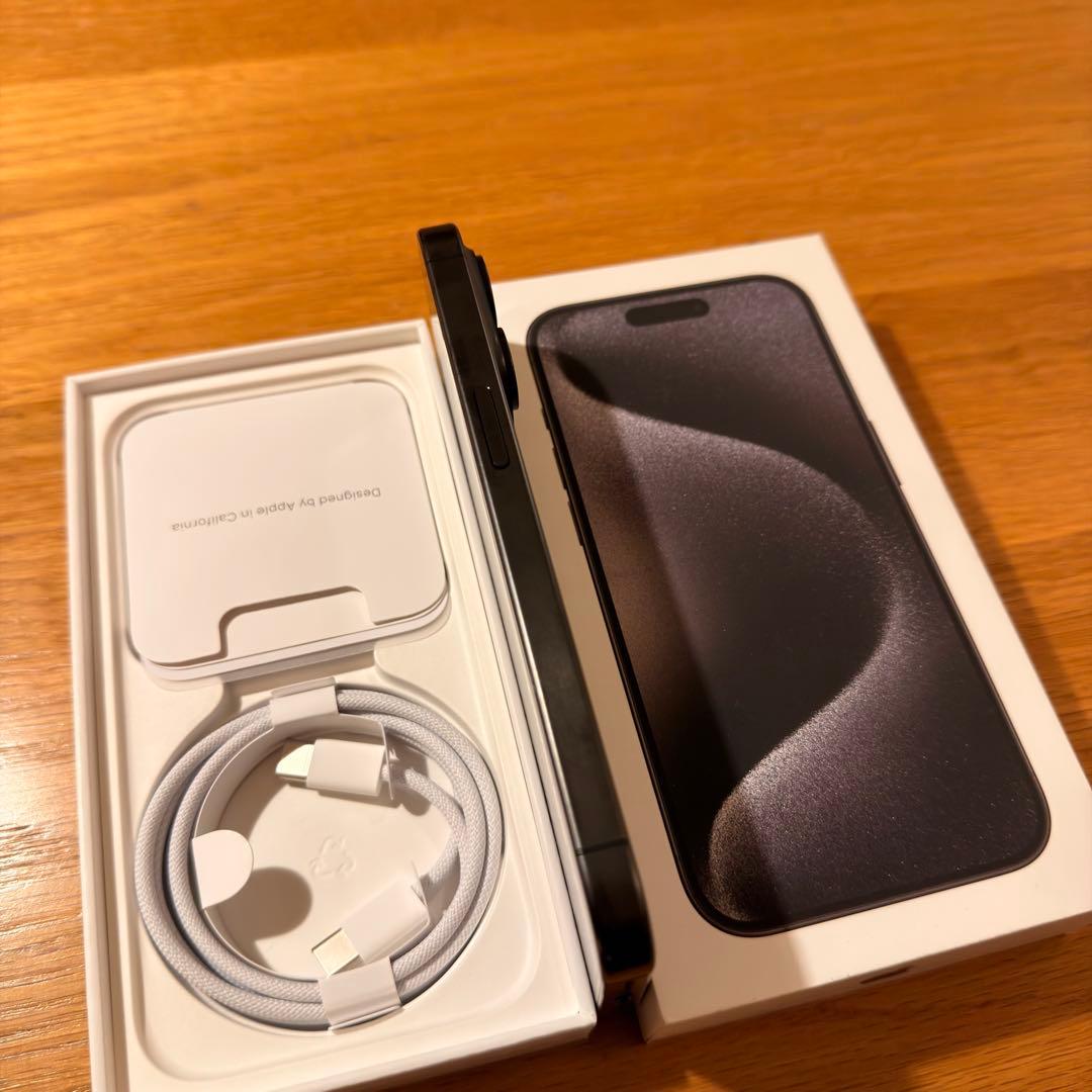 【美品】Apple iPhone 15 Pro スペースブラック本体 128GB