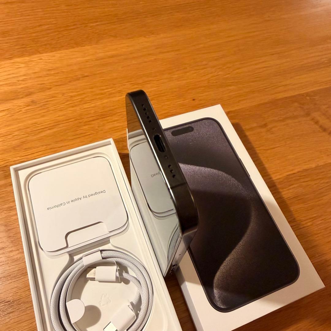 【美品】Apple iPhone 15 Pro スペースブラック本体 128GB