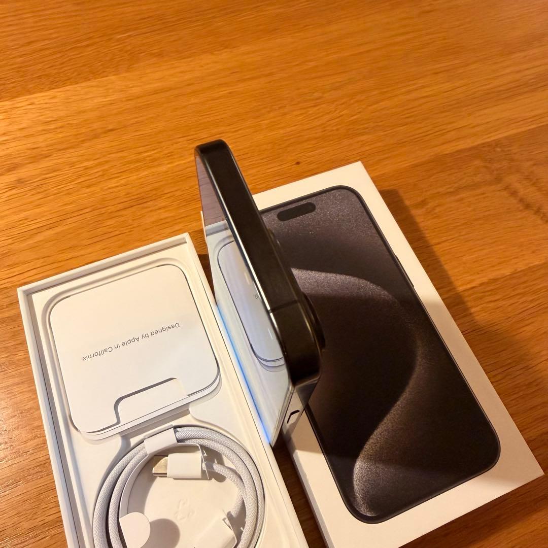 【美品】Apple iPhone 15 Pro スペースブラック本体 128GB