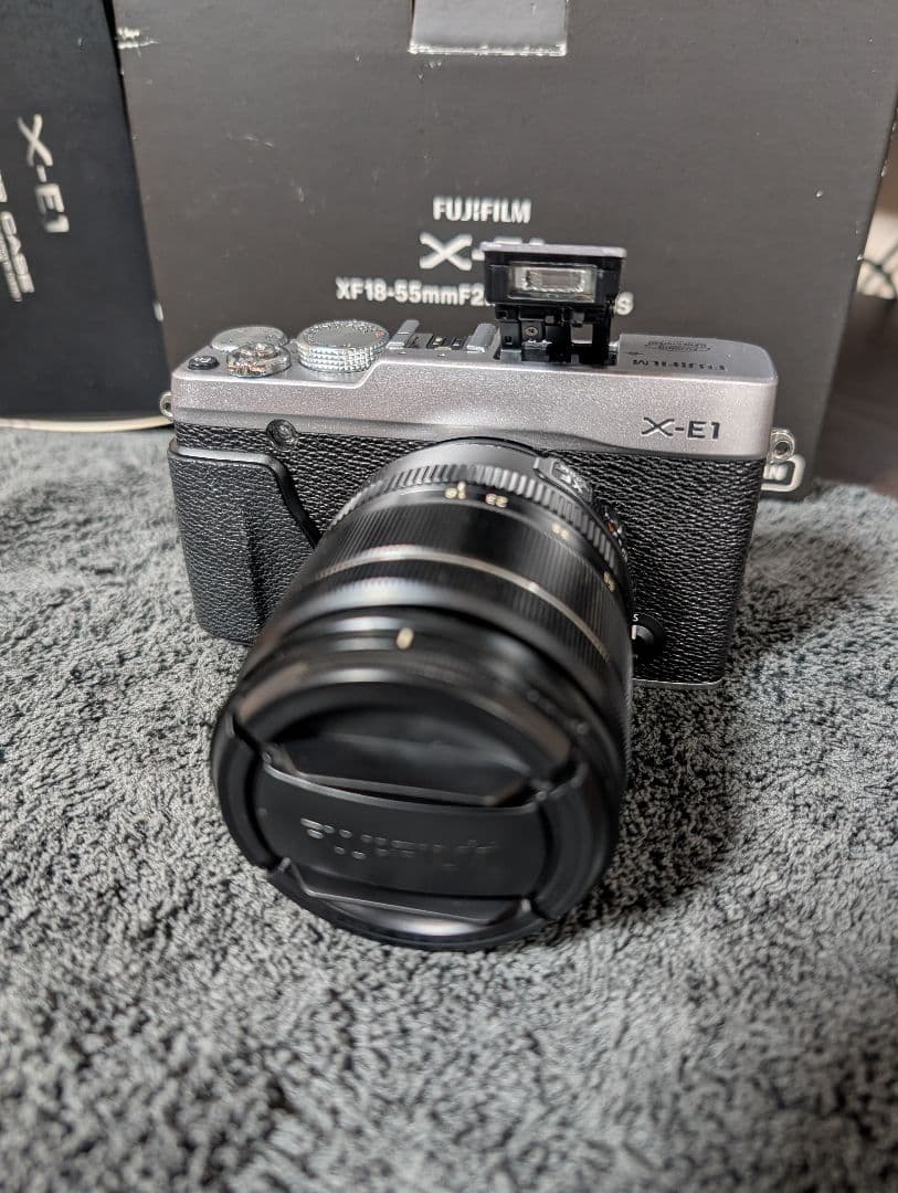 FUJIFILM X-E1 ボディ シルバー レンズキット