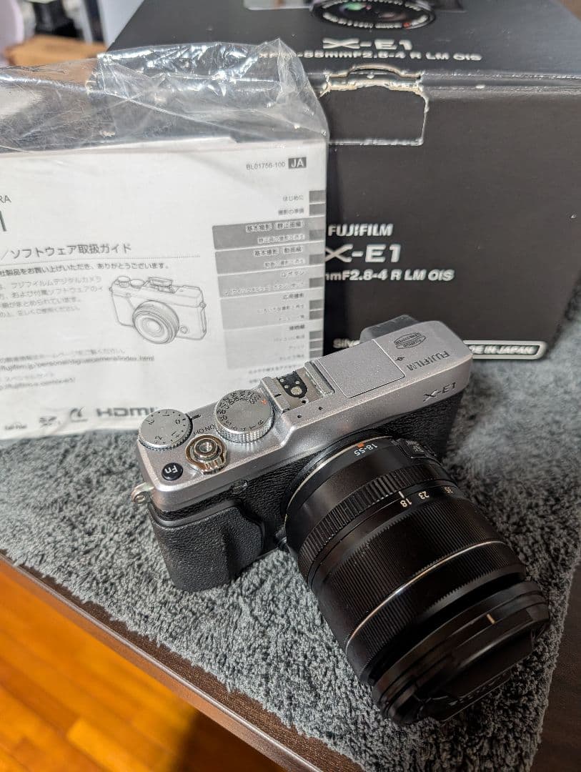 FUJIFILM X-E1 ボディ シルバー レンズキット