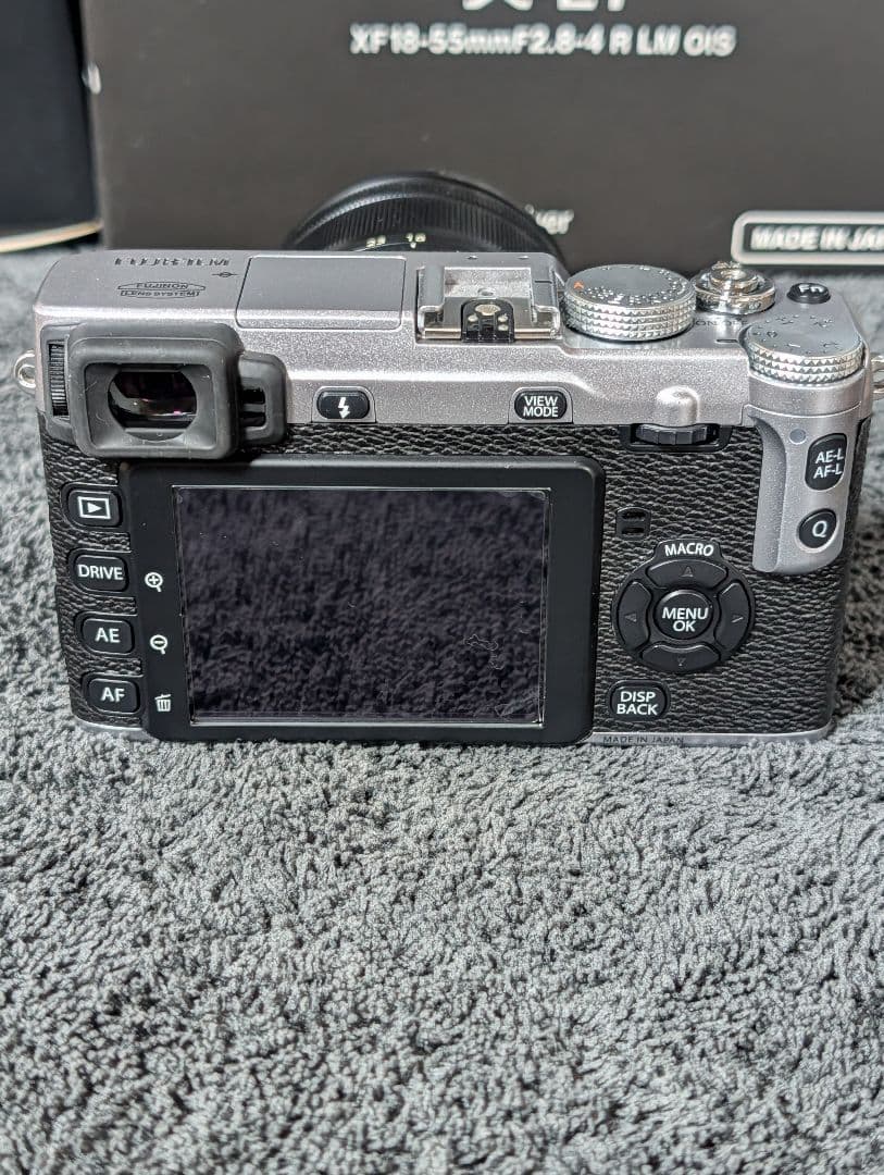 FUJIFILM X-E1 ボディ シルバー レンズキット