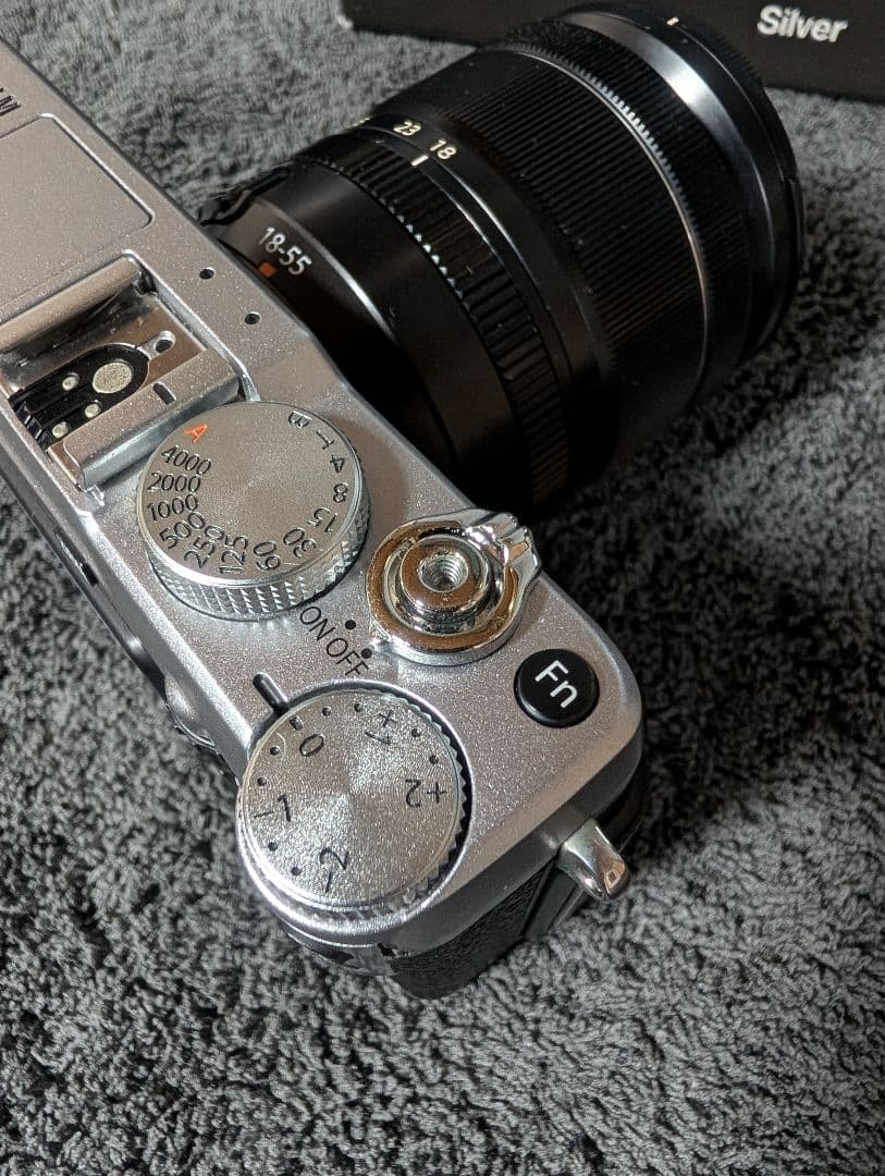 FUJIFILM X-E1 ボディ シルバー レンズキット